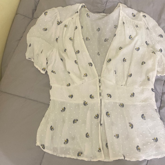 White patterned blouse - Picture 1 of 6